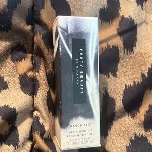 Fenty Beauty by Rihanna Match Stix Matte Contour SkinStick in Mocha